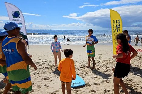 Imagem referente a Veranistas podem fazer aulas gratuitas de bodyboarding em Matinhos e Pontal do Paraná