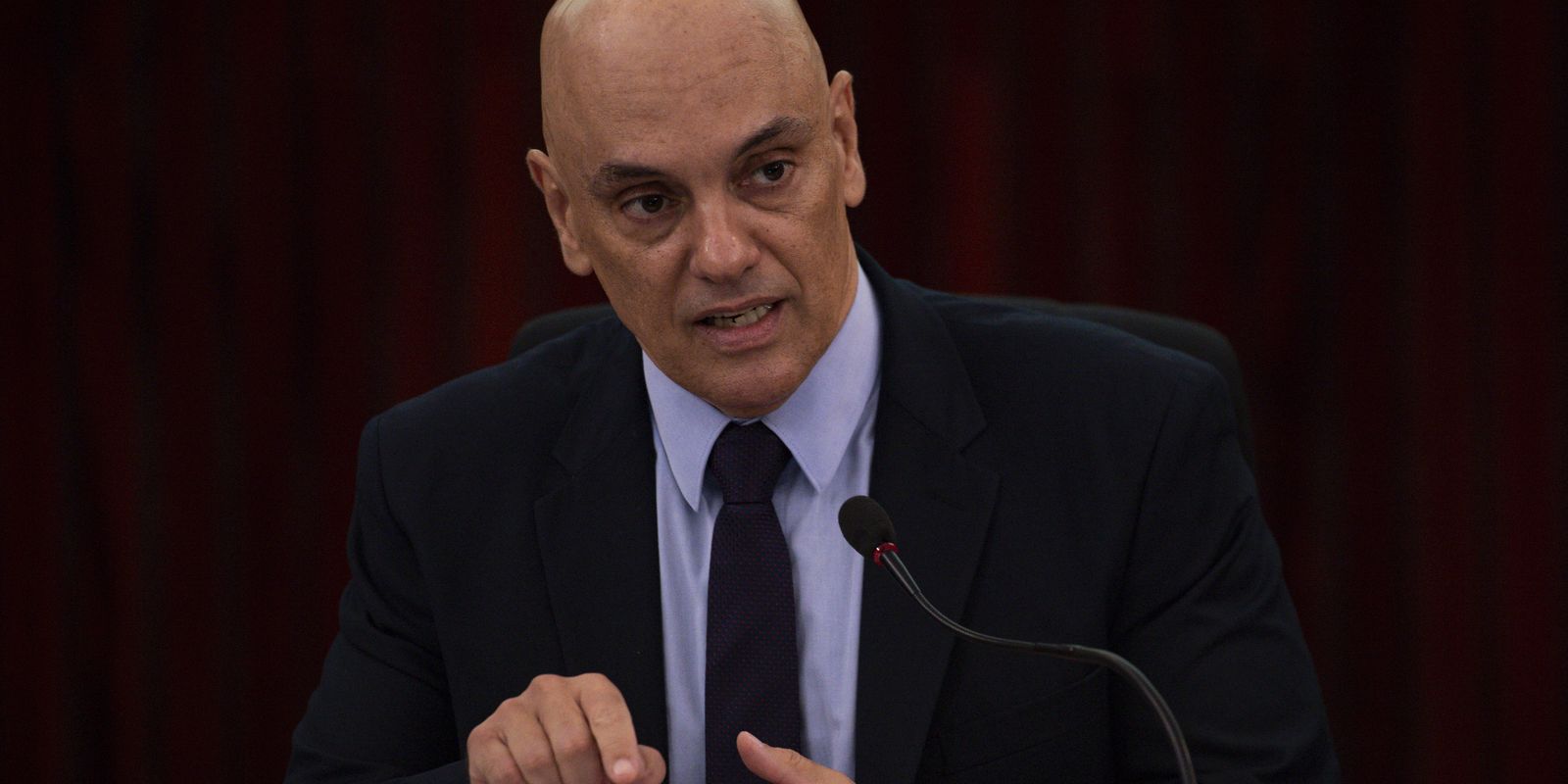 Moraes pede a Bolsonaro que apresente convite para posse de Trump Moraes pede a Bolsonaro que apresente convite para posse de Trump