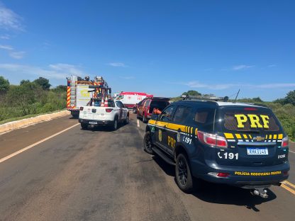 Imagem referente a PRF divulga relatório sobre colisão frontal que resultou em 3 mortes na BR-277