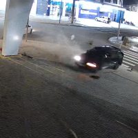 Imagem referente a Por outro ângulo: Câmera registra acidente que deixou motorista enclausurado no Bairro Presidente