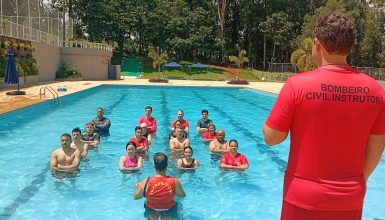 Imagem referente a Bombeiros capacitam profissionais em curso de guarda-vidas em Cascavel