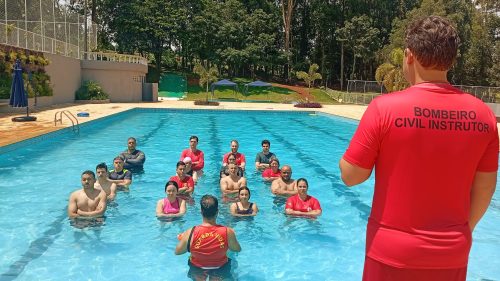 Imagem referente a Bombeiros capacitam profissionais em curso de guarda-vidas em Cascavel