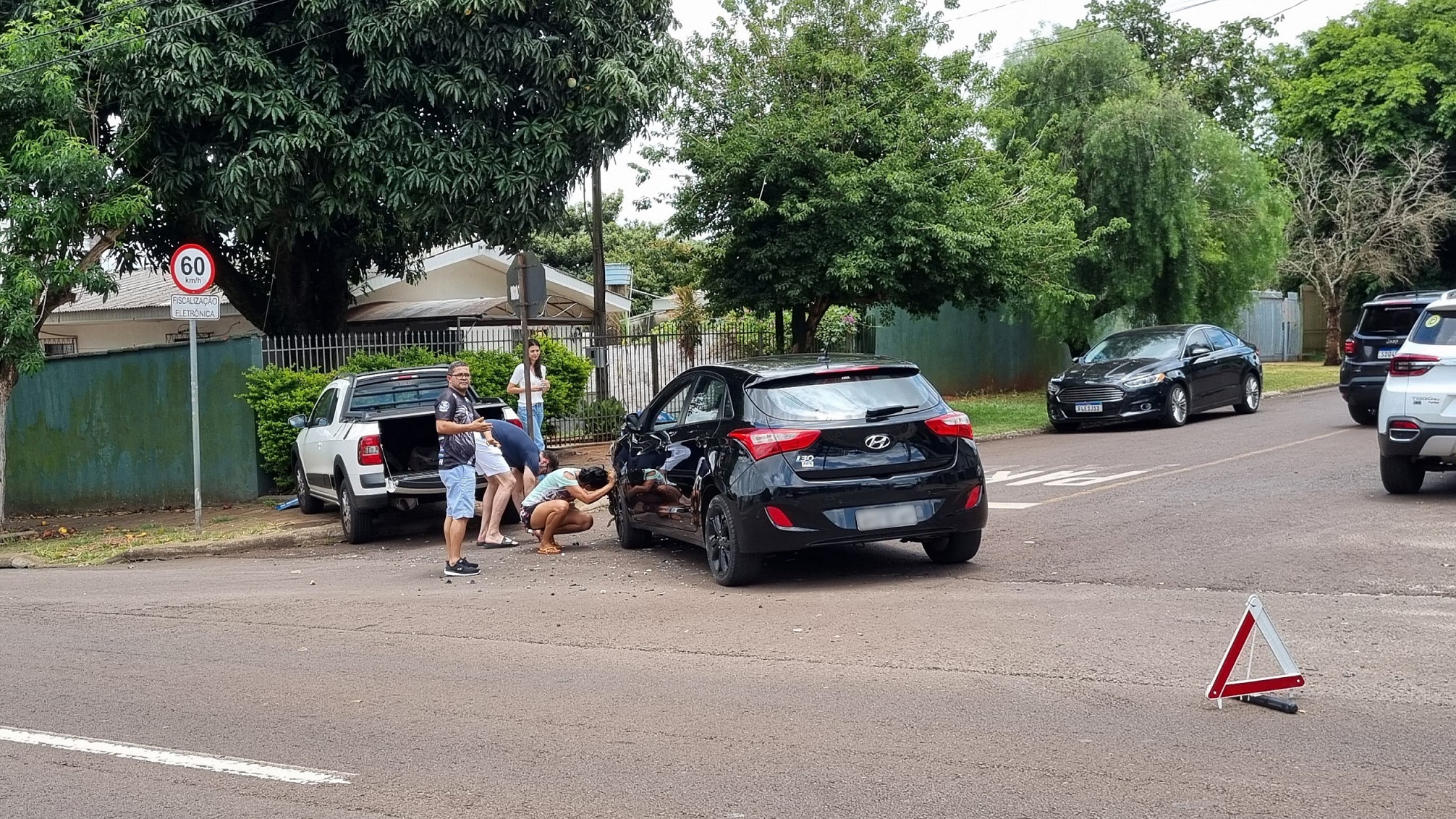 Saveiro e i30 se envolvem em acidente na Avenida Brasil Saveiro e i30 se envolvem em acidente na Avenida Brasil