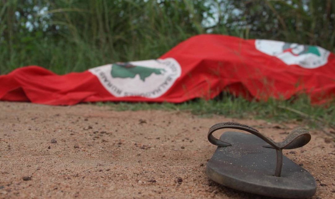 Dois integrantes do MST são mortos a tiros em assentamento Dois integrantes do MST são mortos a tiros em assentamento