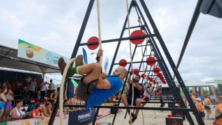 Força e trabalho em equipe: campeonato de crossfit agitou Caiobá neste sábado