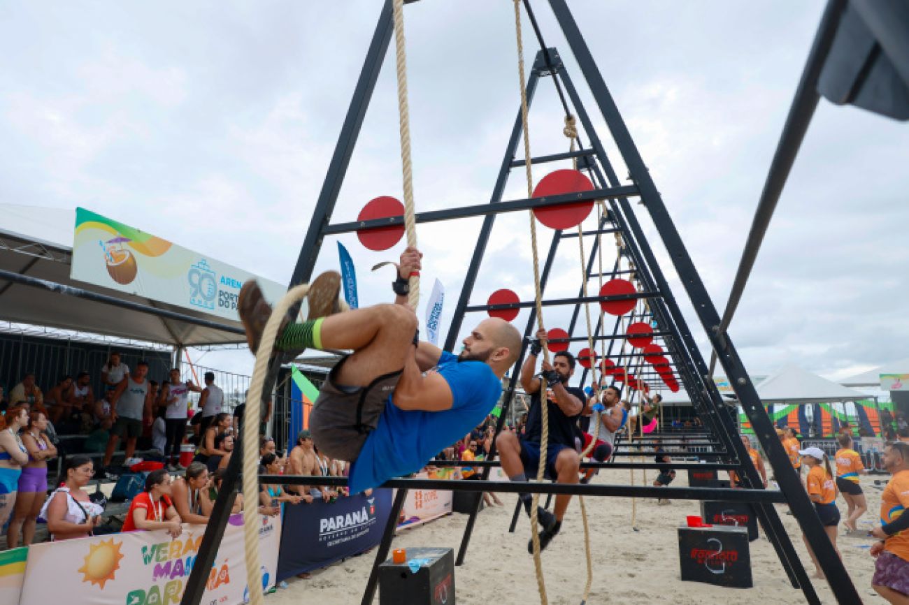 Força e trabalho em equipe: campeonato de crossfit agitou Caiobá neste sábado