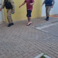 Imagem referente a Homem entra na residência da ex no Barcelona e acaba preso pela PM