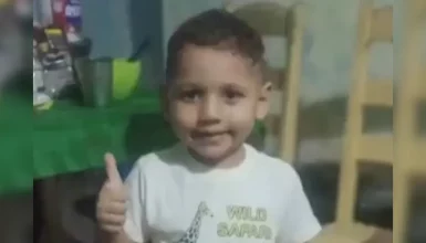 Imagem referente a Menino de 4 anos morre após cair de terceiro andar de prédio