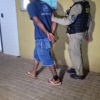 Imagem referente a Desentendimento por bombinhas termina em ameaça de facão e detenção