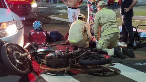 Imagem referente a Motociclista sofre fratura exposta em acidente na Avenida Brasil