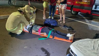 Imagem referente a Motociclista é atingido por Corolla após furar o semáforo na Avenida Brasil