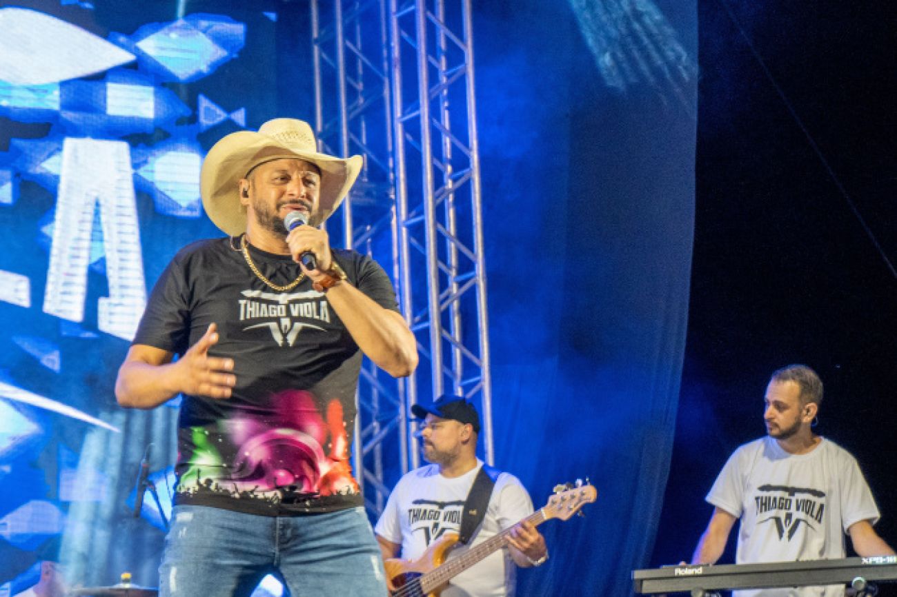 Thiago Viola e João Vitor &amp; Gabriel embalam o Noroeste com sucessos sertanejos