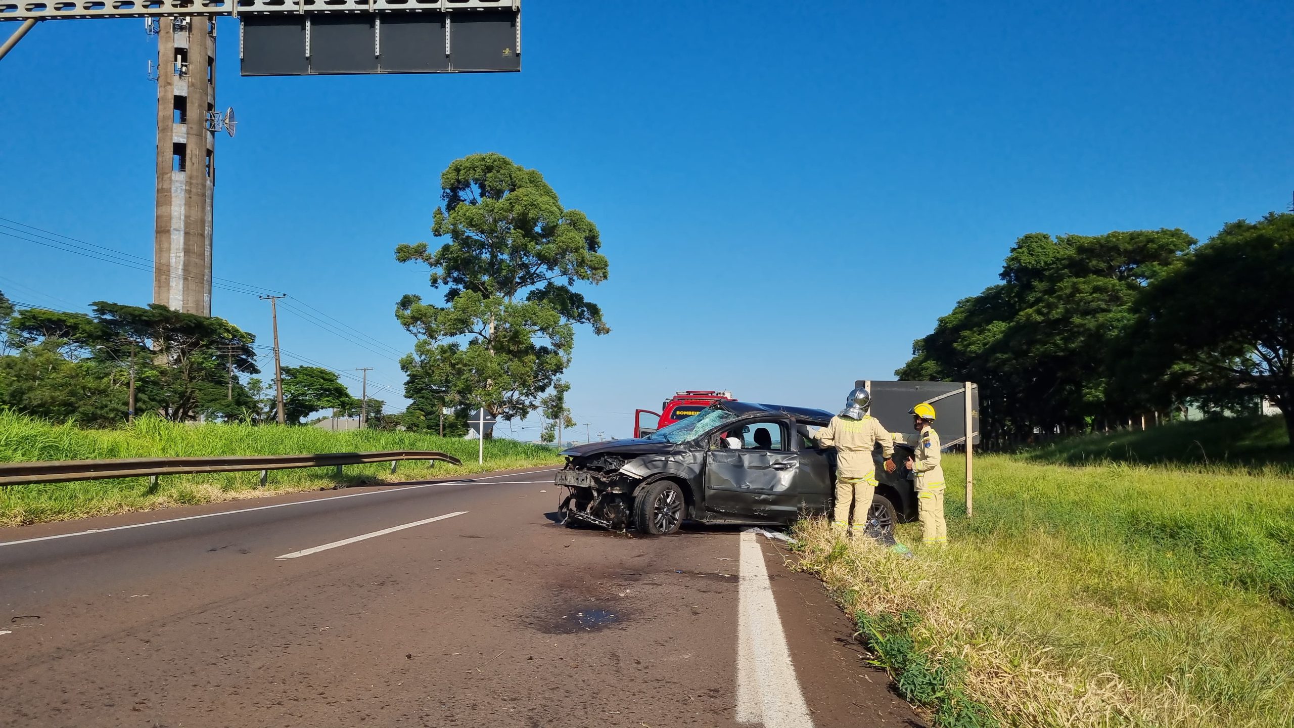 Motorista 'desaparece' após capotamento na PRc-467 em Cascavel