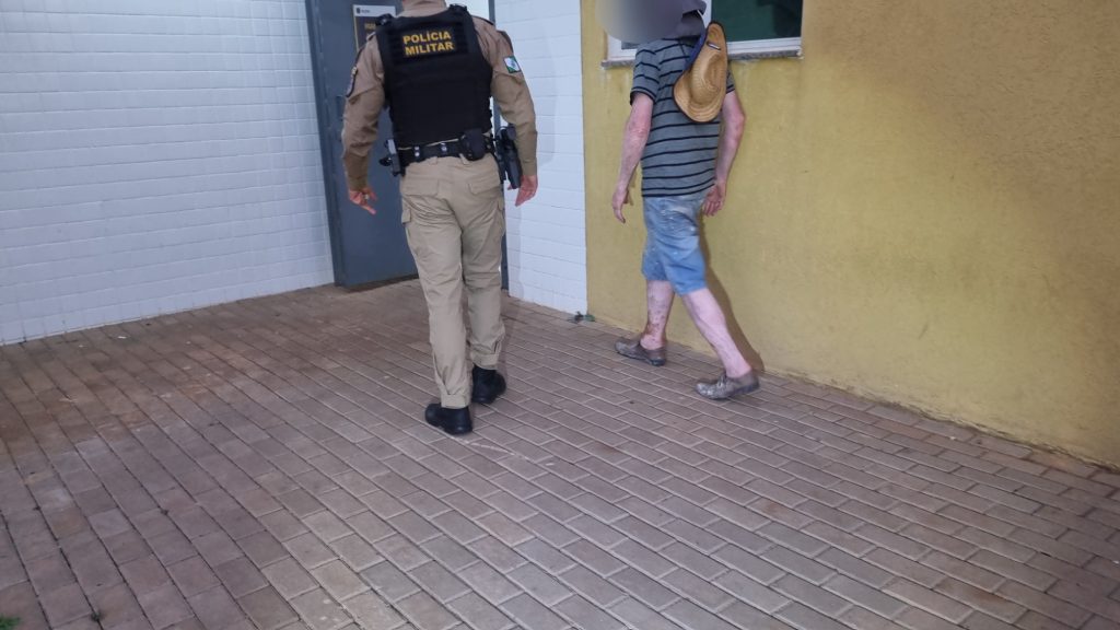 Furto inusitado: homem é preso após furtar faca, garfo e maionese em shopping