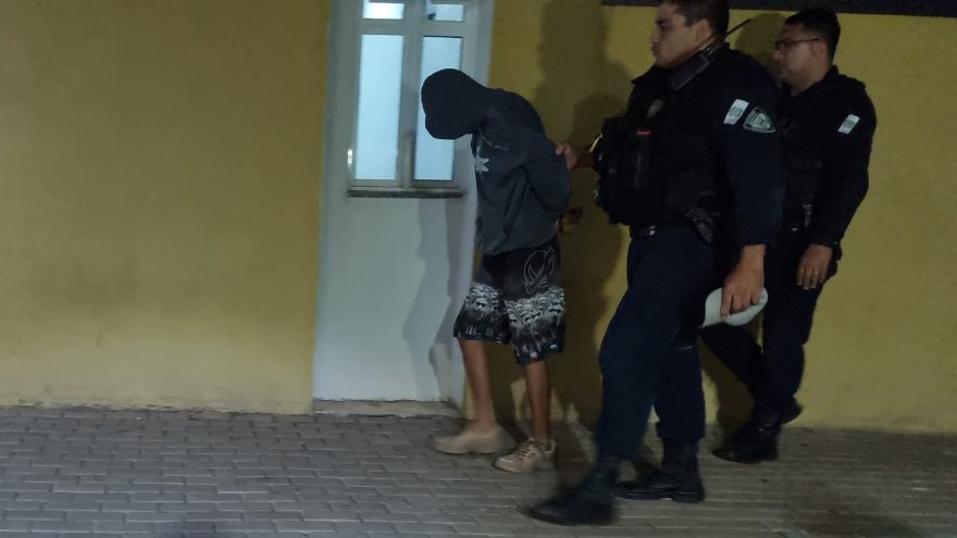 Indivíduo é preso pela GM após bater na ex-companheira na rua
