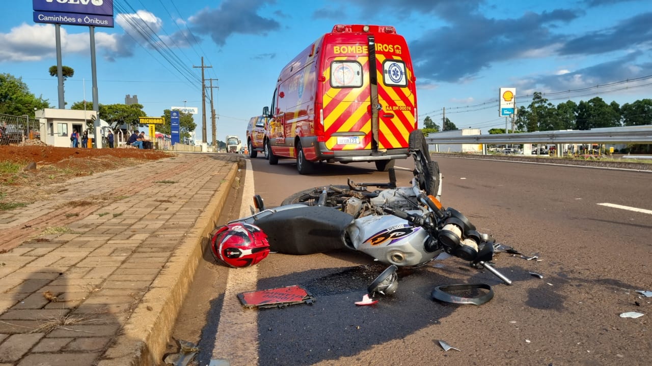Motociclista tem lesões graves em acidente às margens da BR-277