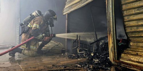 Imagem referente a Defesa Civil interdita local de incêndio no Camelódromo do Rio