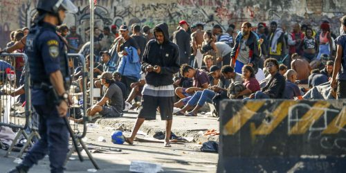 Imagem referente a Violência e ação policial levam fluxo da Cracolândia para novas áreas