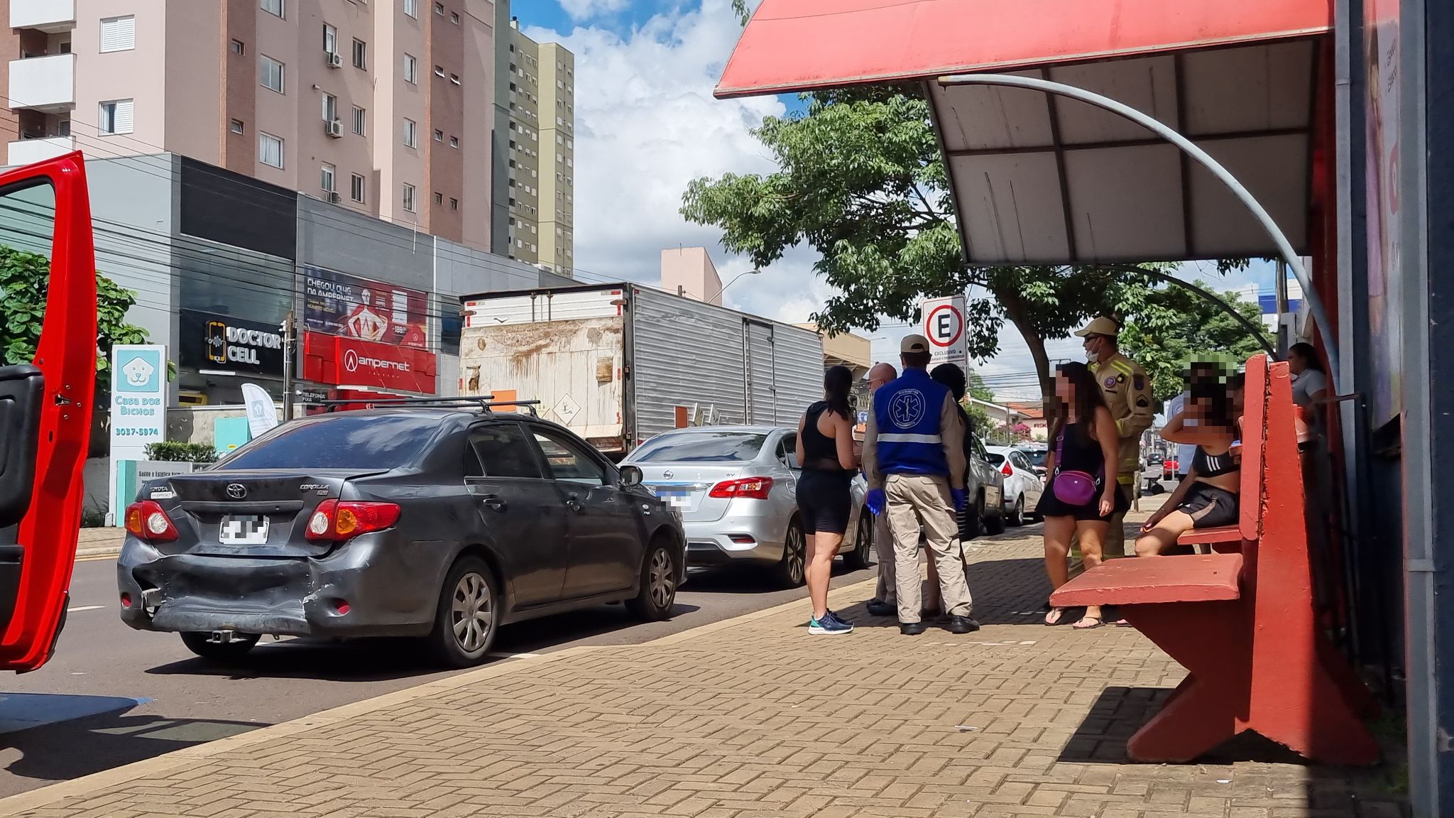 Argentinos se envolvem em acidente de trânsito em Cascavel Argentinos se envolvem em acidente de trânsito em Cascavel