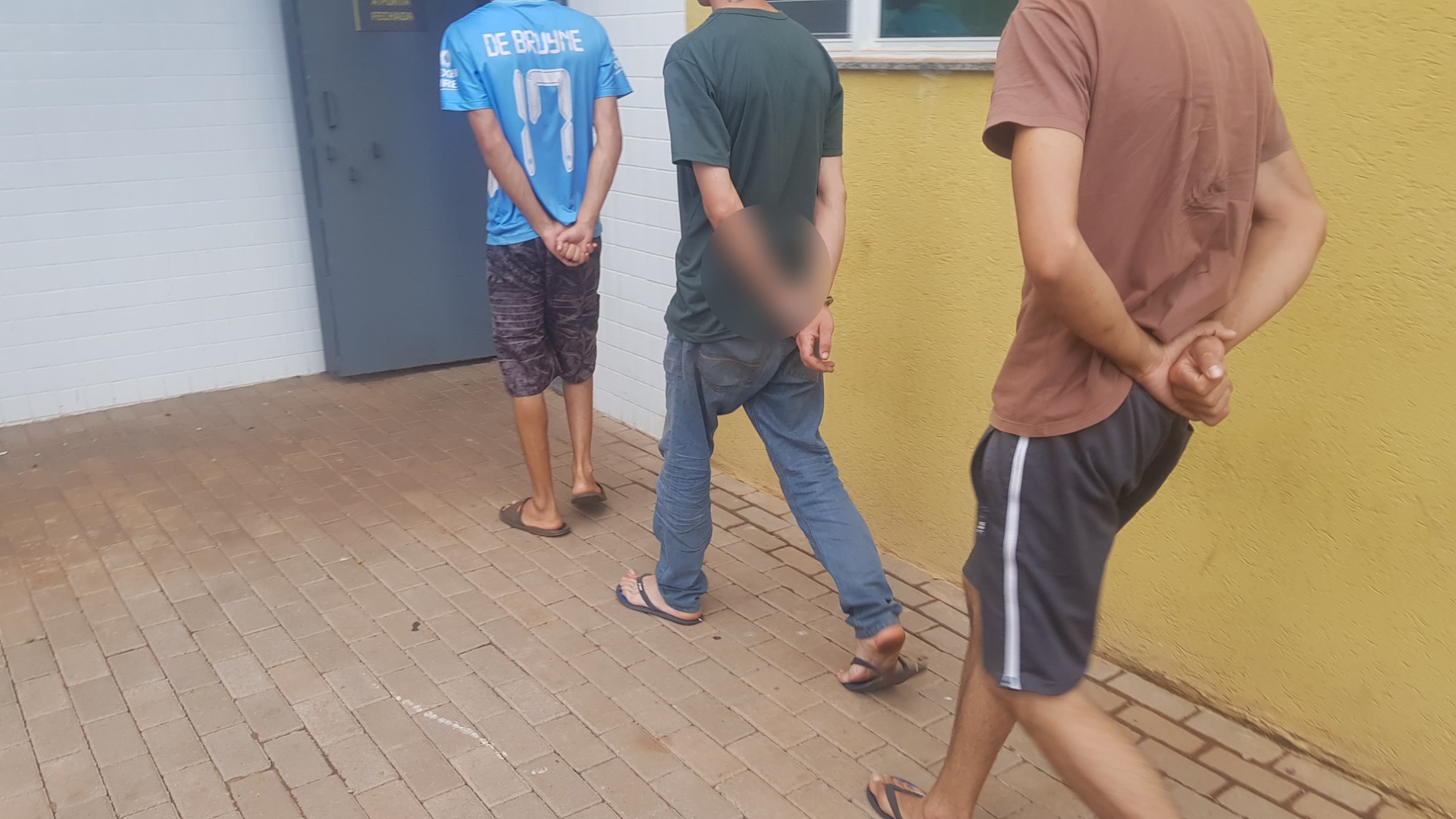 Pai e filho são presos por tráfico de drogas em Lindoeste Pai e filho são presos por tráfico de drogas em Lindoeste