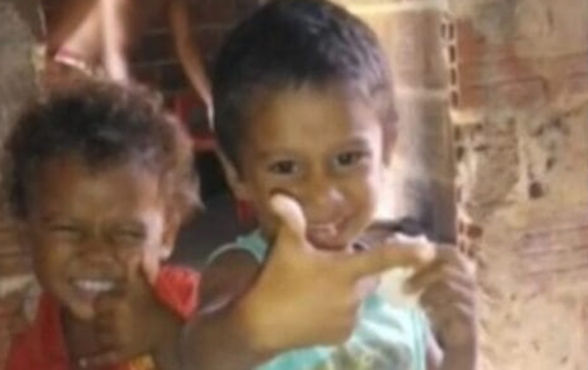 Envenenamento de crianças: Novo suspeito é padrasto da mãe das vítimas Envenenamento de crianças: Novo suspeito é padrasto da mãe das vítimas