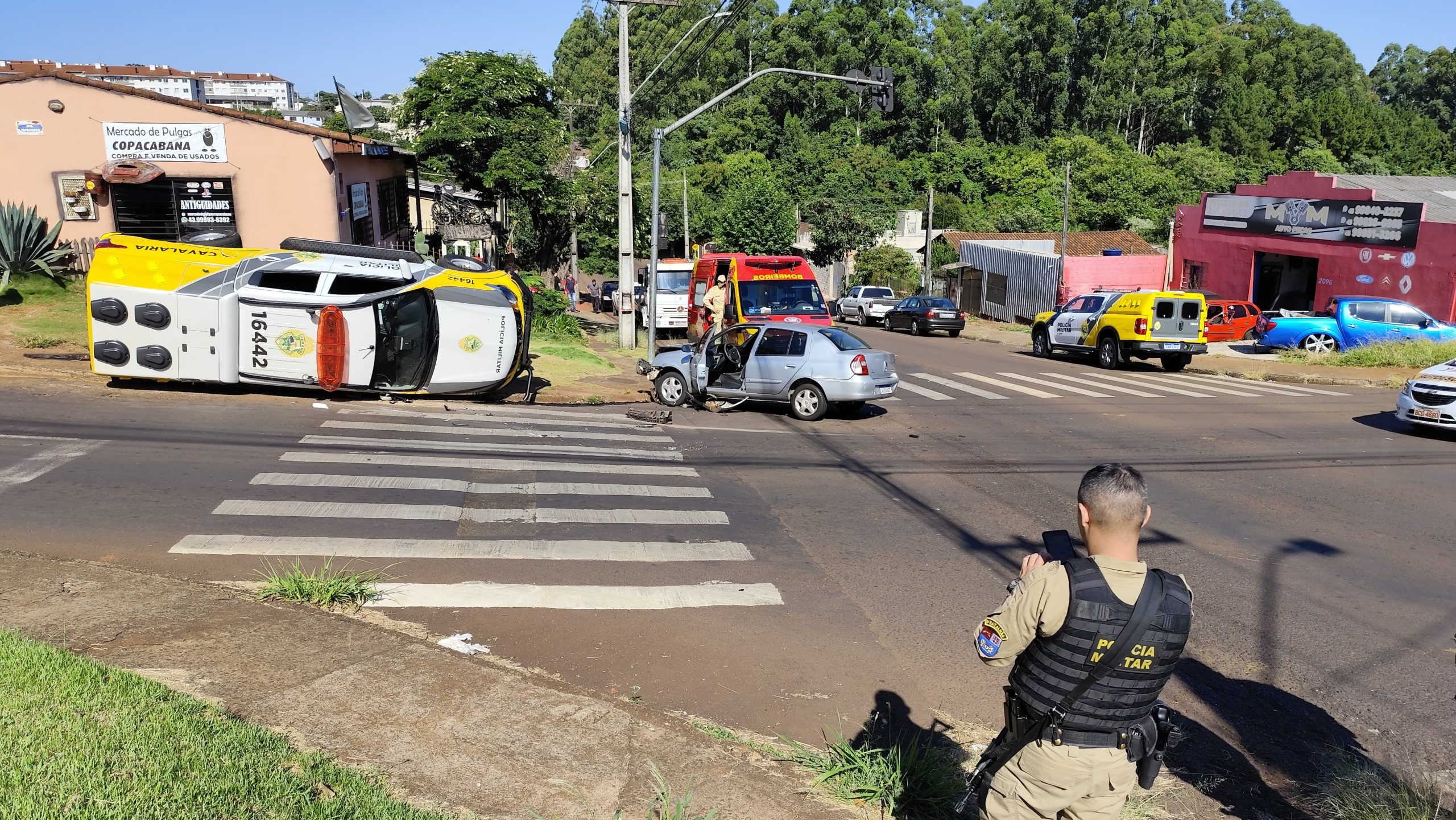 Polícia Militar emite nota sobre acidente onde viatura tombou no Periolo Polícia Militar emite nota sobre acidente onde viatura tombou no Periolo