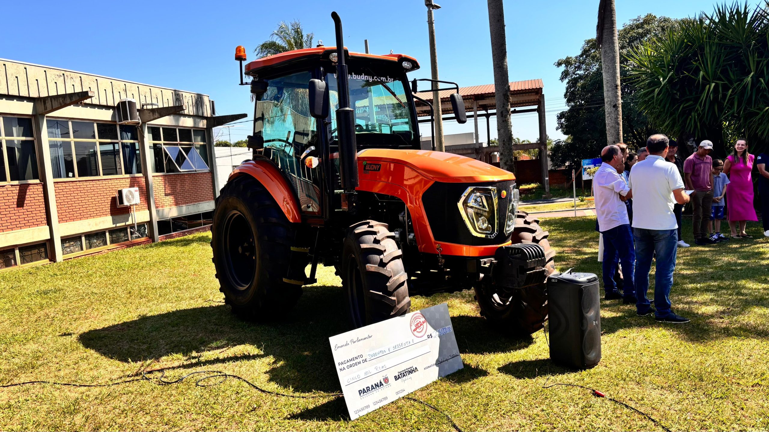 Deputado Batatinha indica trator agrícola de R$ 265 mil para Nova Aurora