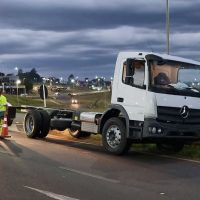 Imagem referente a Caminhão sofre pane mecânica e provoca transtornos no Trevo Cataratas