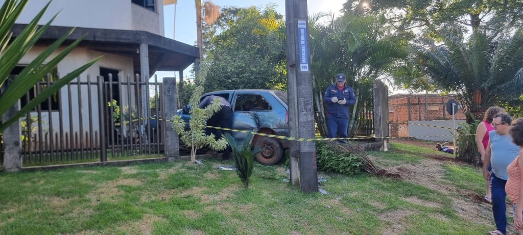 Mulher passa mal e morre a caminho do hospital; marido ainda bateu o carro no trajeto, no Paraná Mulher passa mal e morre a caminho do hospital; marido ainda bateu o carro no trajeto, no Paraná