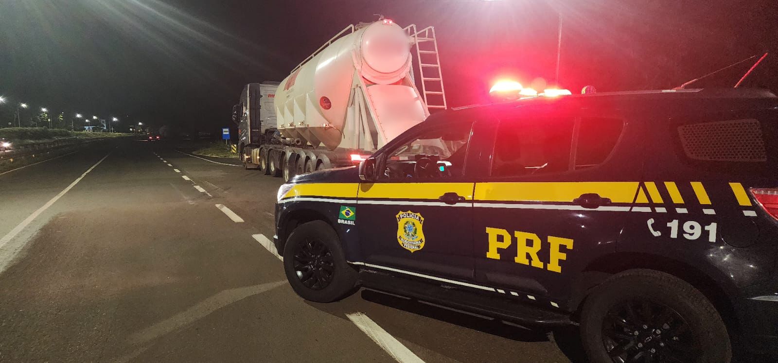 PRF flagra caminhoneiro na direção por mais de 17 horas seguidas