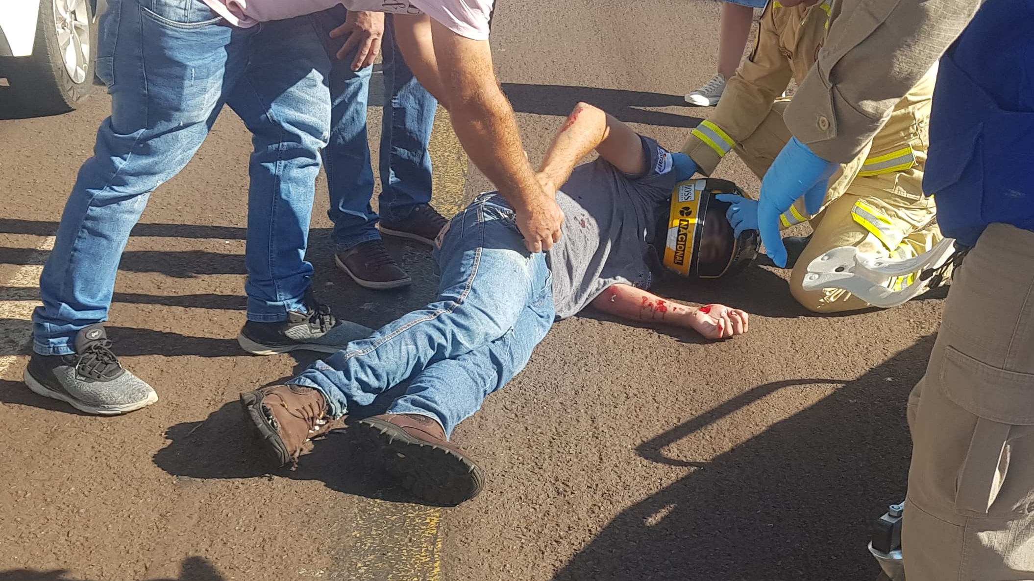 Motociclista fica ferido após se envolver em acidente no Centro