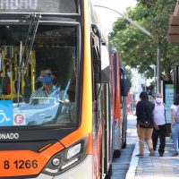 Imagem referente a Setor de serviços recua 0,9% em novembro, influenciado por transporte