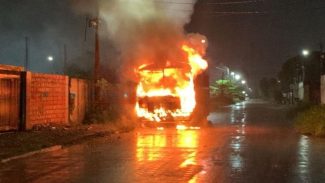 Porto Velho: criminosos voltam a atacar ônibus após reforço policial