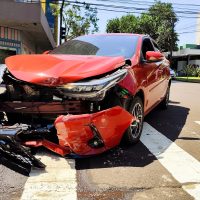 Imagem referente a Etios e Yaris colidem em cruzamento do Centro