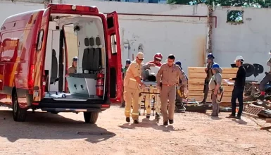 Imagem referente a No dia do aniversário, trabalhador ‘nasce de novo’ após cair em obra de prédio