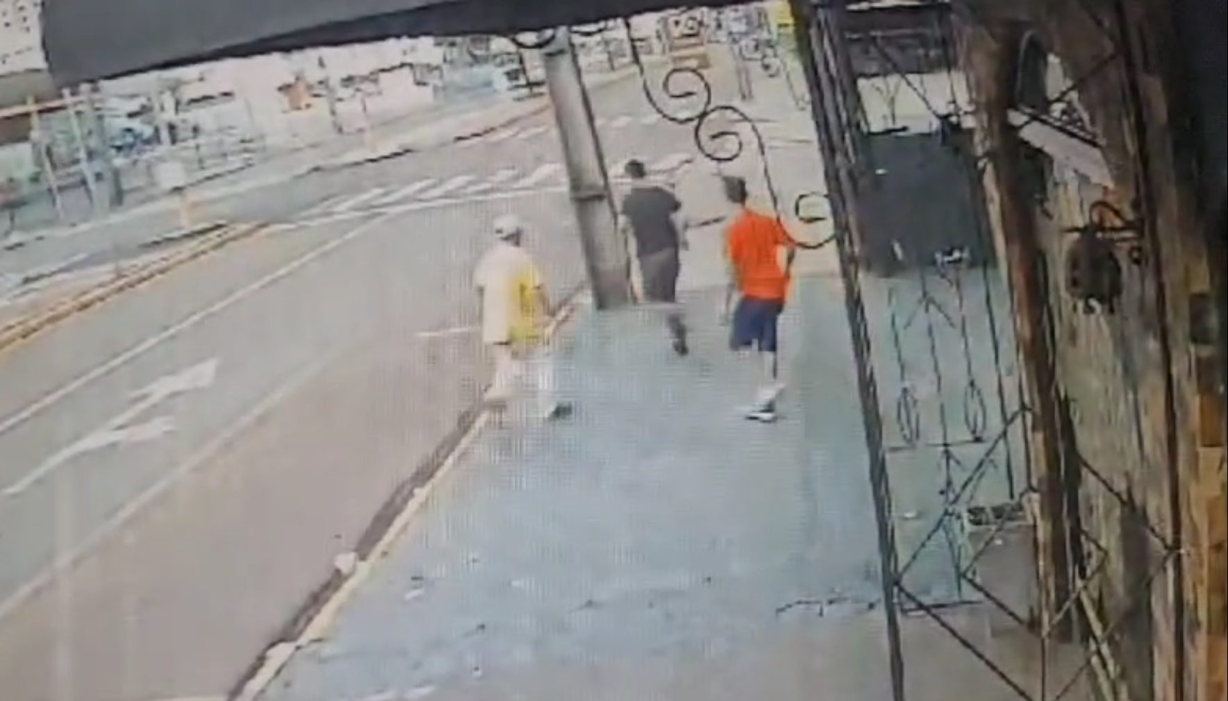 Jovens que mataram morador de rua a pedradas são primos, afirma Polícia Civil