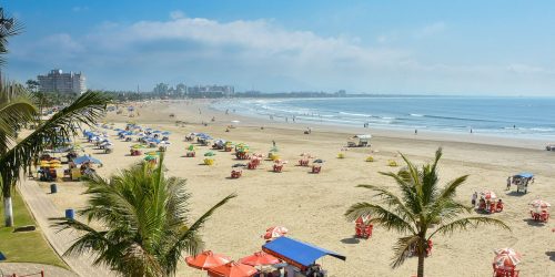 Imagem referente a Praias e natureza são as atrações preferidas de turistas brasileiros