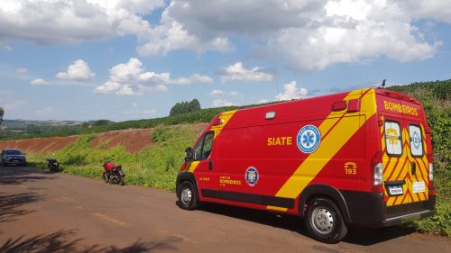 Imagem referente a Mulher fica ferida ao cair de moto em estrada rural de Cascavel