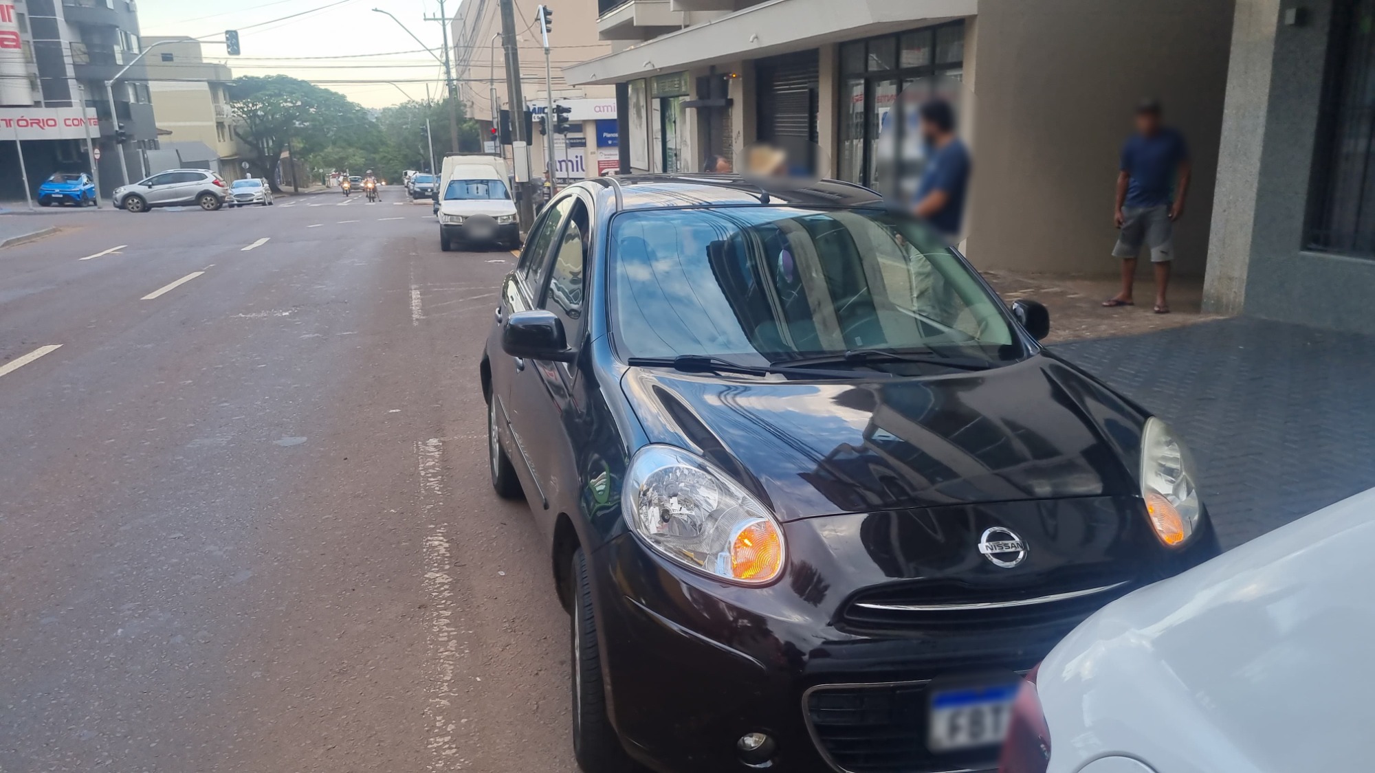 Fiorino e March se envolvem em acidente no Centro de Cascavel