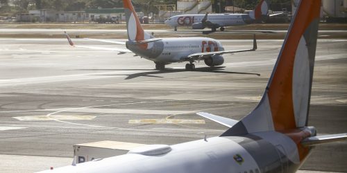 Imagem referente a Azul e Gol assinam acordo para avaliar fusão entre as aéreas