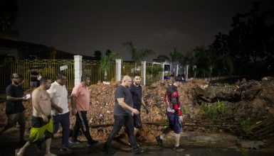 Imagem referente a Projeto proíbe que dinheiro de auxílio emergencial da chuva seja gasto com bebida alcoólica e cigarro