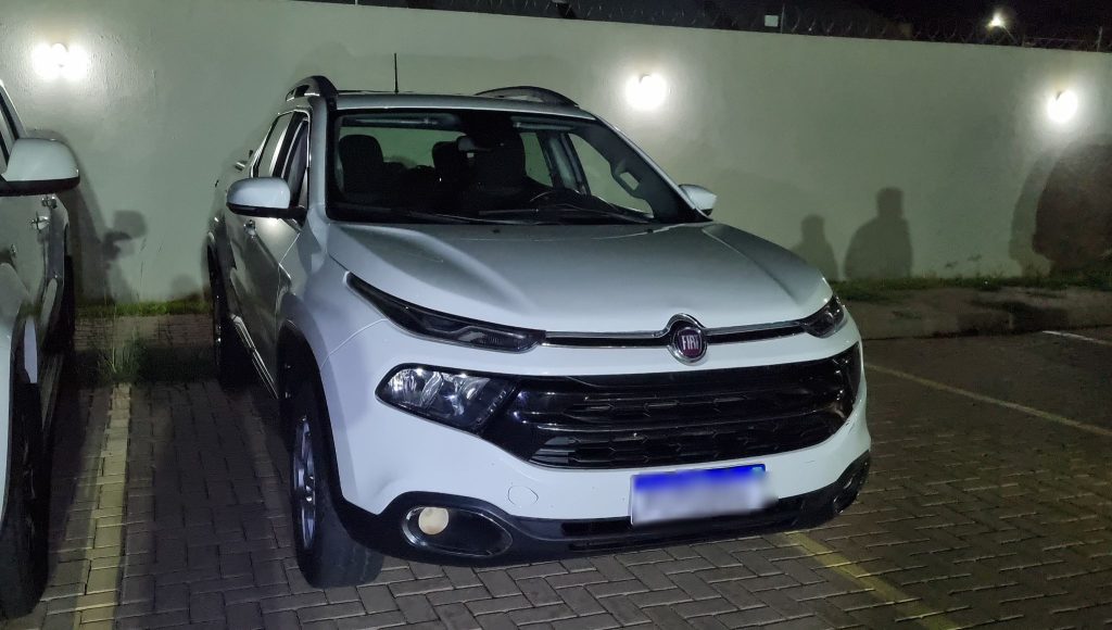 Homem é detido dirigindo Fiat Toro com alerta de furto em Cascavel Homem é detido dirigindo Fiat Toro com alerta de furto em Cascavel