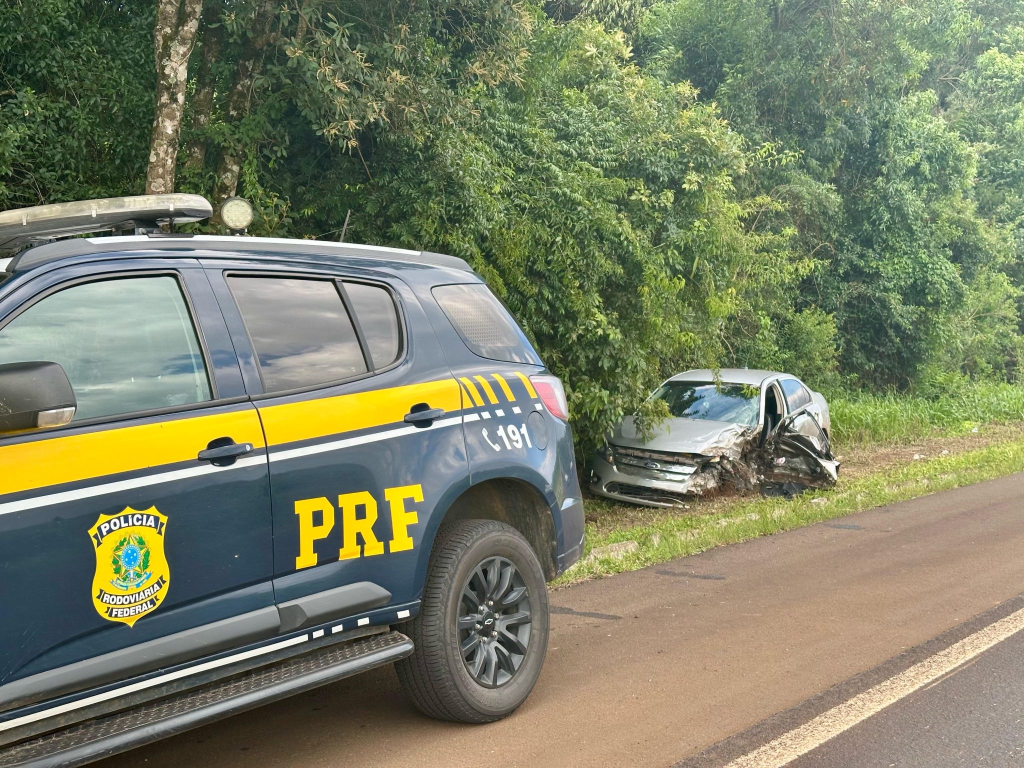 Grave acidente de trânsito deixa mulher ferida na rodovia BR-373