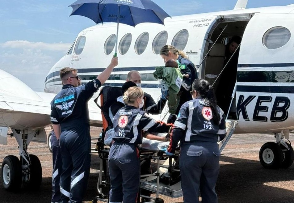 Após passar por cirurgia, bebê de quatro meses precisa ser transferido para Curitiba