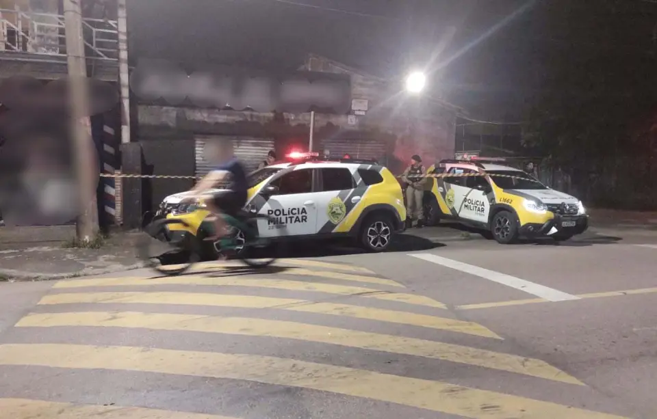 Garoto de 17 anos é executado a tiros em barbearia na CIC