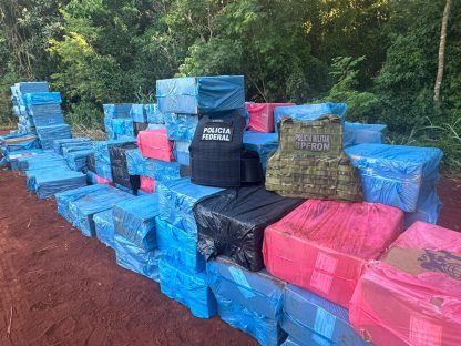 Imagem referente a PF e PM apreendem centenas de caixas de cigarros contrabandeados em São Miguel do Iguaçu