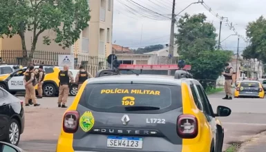 Imagem referente a Suspeito de tentar arrastar mulher para dentro de carro morre em confronto com a PM