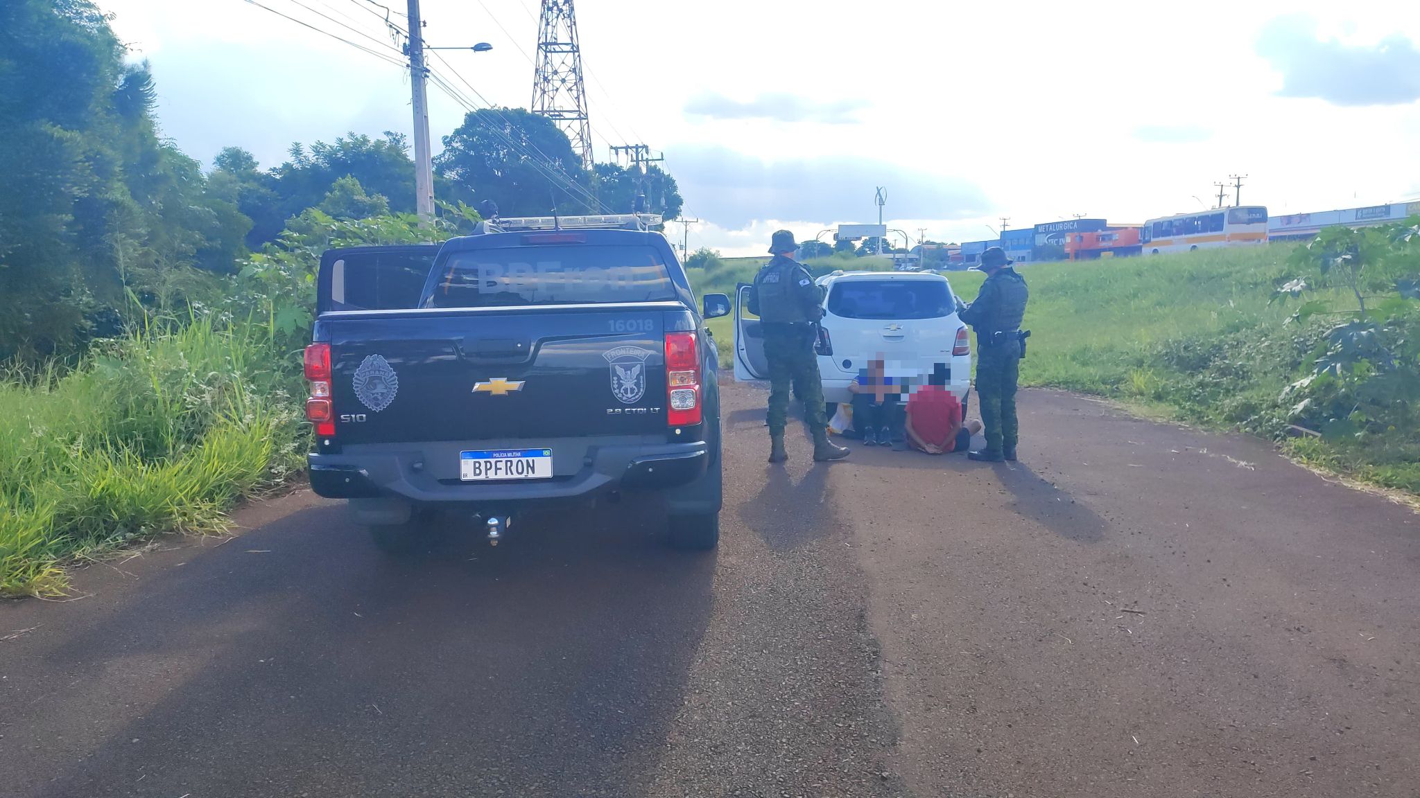 Homens são presos pelo BPFRON em Santa Tereza do Oeste