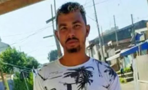 Imagem referente a Homem morre após ser esfaqueado pelo próprio filho e família denuncia o caso