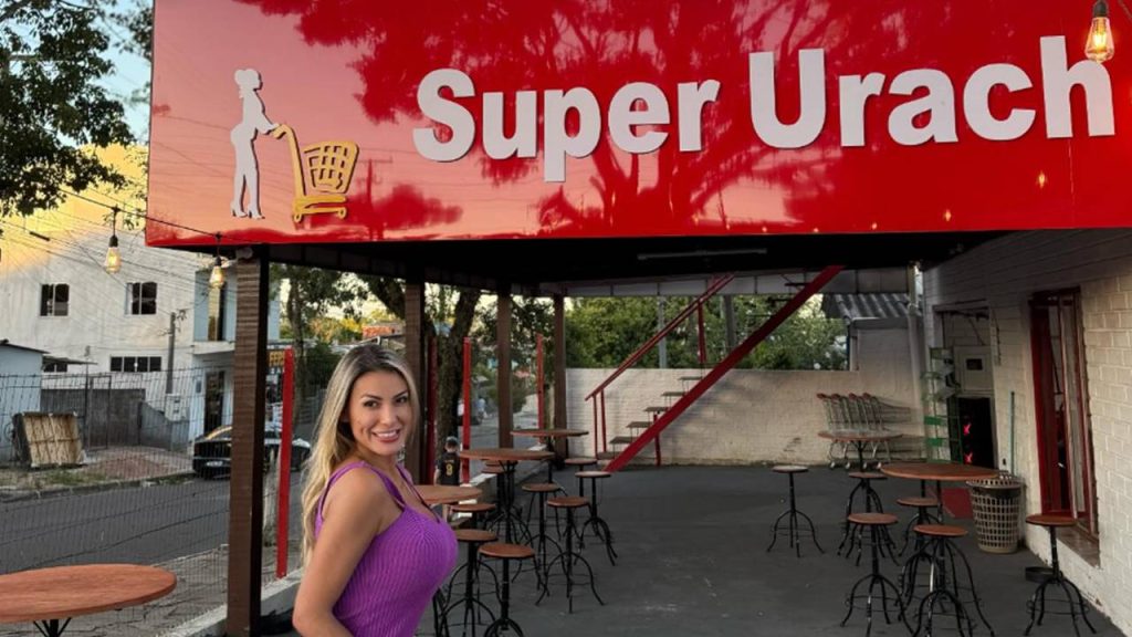 Andressa Urach surpreende e abre mercado: Super Urach